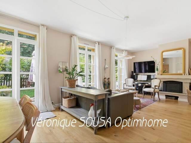 ESPRIT MAISON -TRIPLEX FAMILIAL AVEC JARDIN – PETITE RÉSIDENCE ARBORÉE SAINT GERMAIN EN LAYE — photo du bien