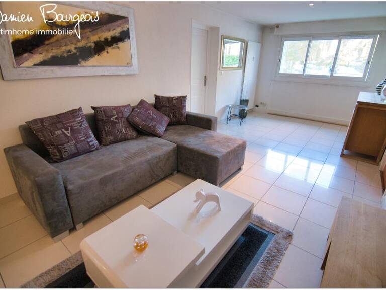 APPARTEMENT DE 79 m² EN REZ-DE-CHAUSSÉE AVEC PLACE DE PARKING INTÉRIEURE — photo 1