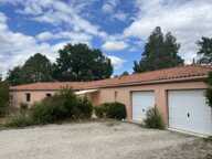 Proche de EXIDEUIL sur Vienne et Chabanais en Charente, maison 164 m², 5 chambres, double garage, terrain 2575 m² — photo 2