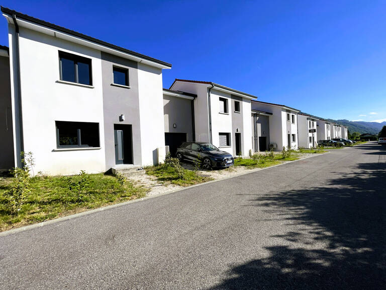 Maisons T5 + garage et jardin — photo 1