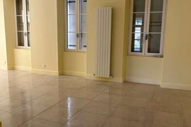 Maison 7 pièces 1090 €