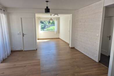Appartement 3 pièces 875 €