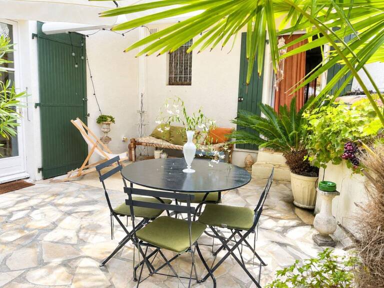 Ensemble de 2 appartements SAINT MARTIN DE RE Intra muros avec cour résidence avec piscine — photo 1