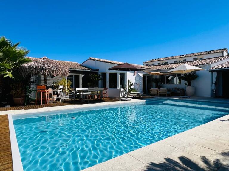 RIVEDOUX-PLAGE – PROPRIÉTÉ FAMILIALE AVEC ANNEXE ET PISCINE À Rivedoux-Plage — photo 1