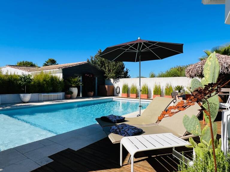 RIVEDOUX-PLAGE – PROPRIÉTÉ FAMILIALE AVEC MAISON ANNEXE, PISCINE ET GARAGES À Rivedoux-Plage — photo 1