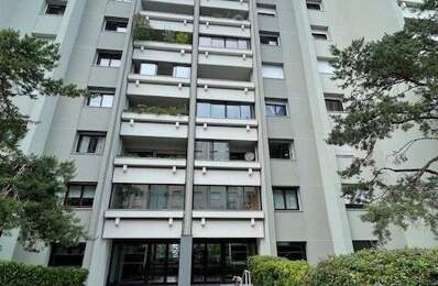 Appartement GRAND T1 MEUBLE de 39.41 m2  à 800 € CC - 67 Boulevard Eugène Réguillon 69100 VILLEURBANNE — photo du bien