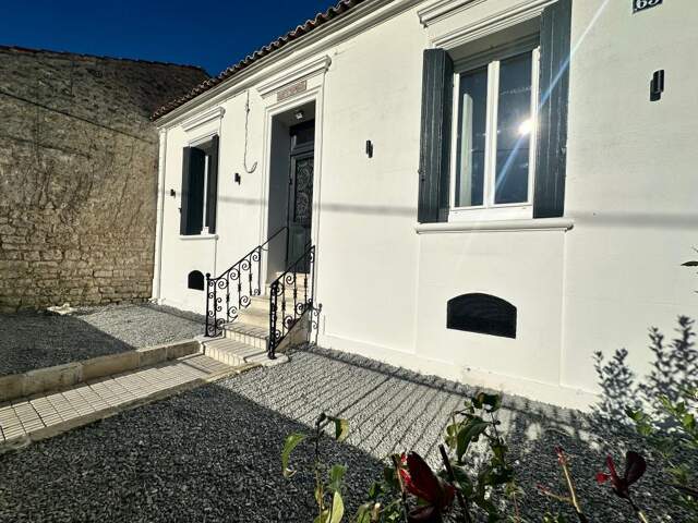 Maison À Vendre — photo du bien