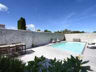 RARE! COEUR VILLAGE PROPRIETE AVEC PISCINE — photo 2