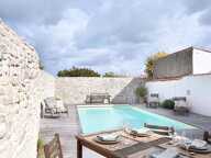 RARE! COEUR VILLAGE PROPRIETE AVEC PISCINE — photo 2