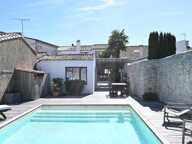 RARE! COEUR VILLAGE PROPRIETE AVEC PISCINE — photo 3