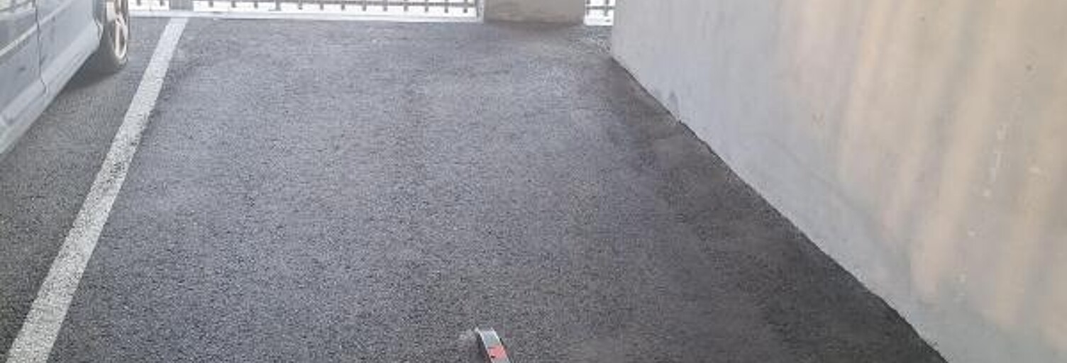 Garage   m² à louer à Bordeaux (33800)
