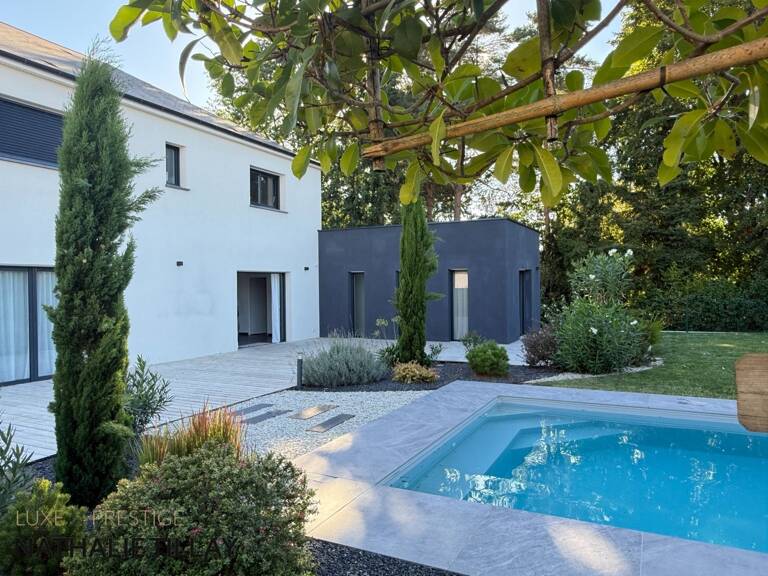 Maison à vendre COMBLEUX , maison d’architecte contemporaine avec jardin , piscine, à deux pas de la Loire — photo 1