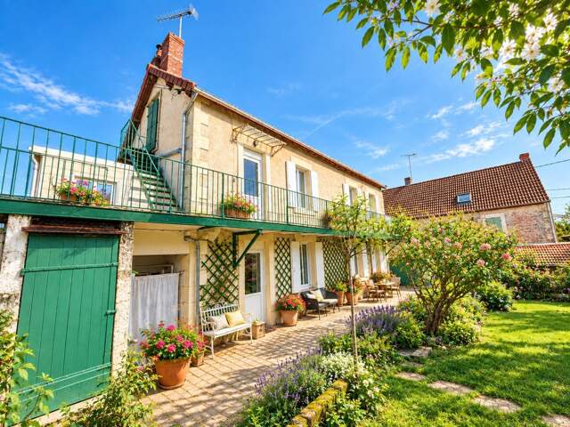 Deux maisons de caractère à vendre 15 pièces proche de MARSEILLES LES AUBIGNY (18) — photo du bien