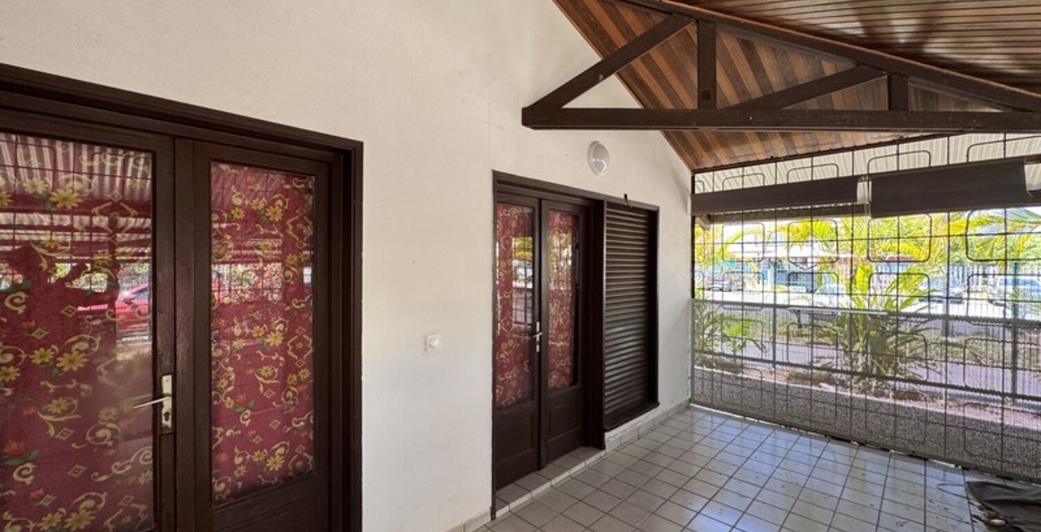 MAISON DE PLAIN-PIED *KOUROU, SECTEUR ÉCOLE DE MUSIQUE (973) — photo 1