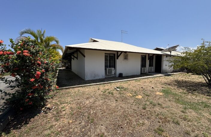 MAISON DE PLAIN-PIED *KOUROU, SECTEUR ÉCOLE DE MUSIQUE (973) — photo 2