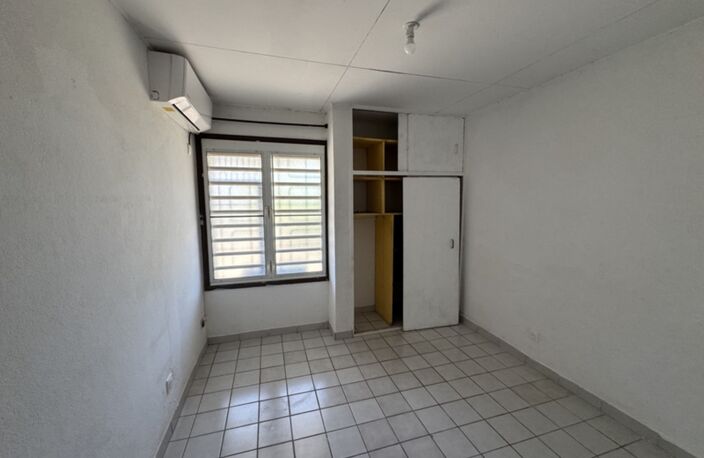 MAISON DE PLAIN-PIED *KOUROU, SECTEUR ÉCOLE DE MUSIQUE (973) — photo 4