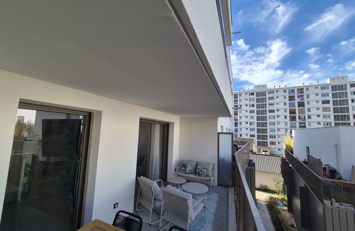 Aubervilliers — Rue André Karman | Superbe 4 pièces de 84 m² avec grand balcon, parking & potager sur le toit ! (93) — photo 2
