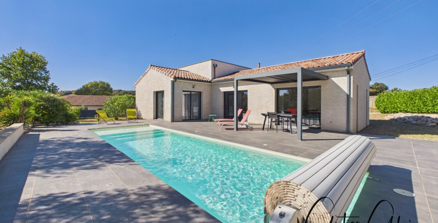 Maison contemporaine de  130 m² avec piscine et terrain 1300 m2 — photo 1