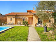 Maison PLAIN-PIED 110,23 M² - 6 pièces - 3 chambres + Mezzanine -Garage - Piscine neuve - PARCELLE 949 M² SEGOUFIELLE (32) — photo 2
