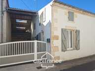 Maison rénovée à vendre 4 pièces SAINT JEAN D'ANGELY (17) avec atelier, cour et jardin potager de 421m² — photo 3