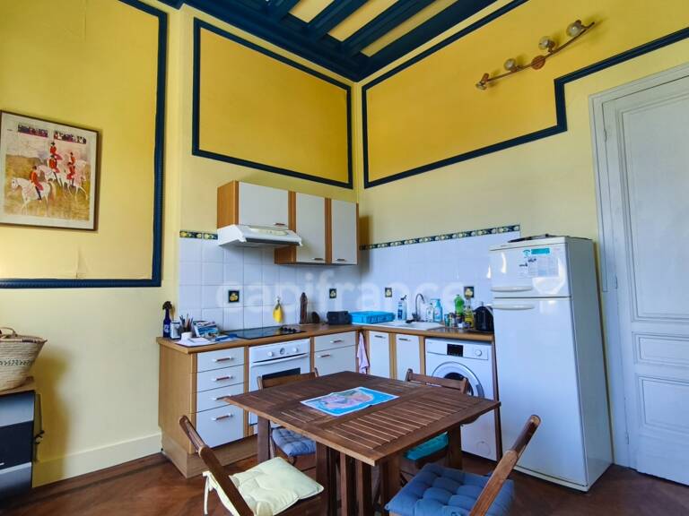 Appartement T2 de caractère en RDC surélevé – Villa bourgeoise néo-renaissance avec parking – Proche plage et commerces — photo 1