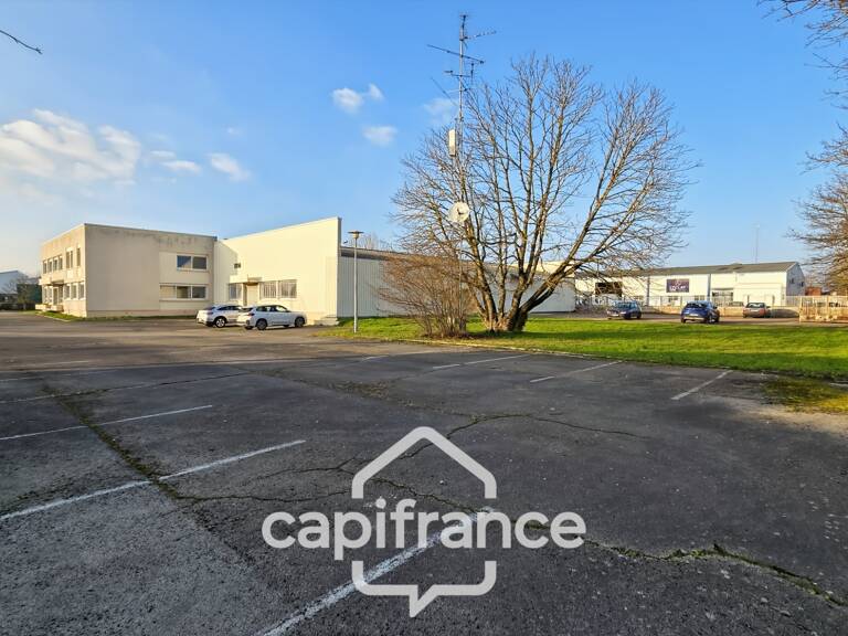 A vendre CHALON SUR SAONE, Local/bureau de 2009 m² sur terrain de 4971 m² — photo 1