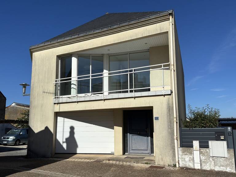 LA TURBALLE - MAISON DE VILLE - CENTRE VILLE - TOUT A PIED - GRAND GARAGE - ESPACE DE STOCKAGE — photo 1