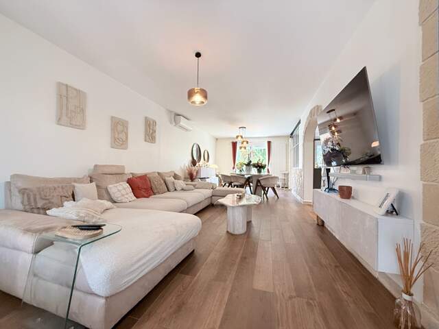 Dpt  (93), à vendre  maison P7 de 125 m² - Terrain de 370,00 m² — photo du bien