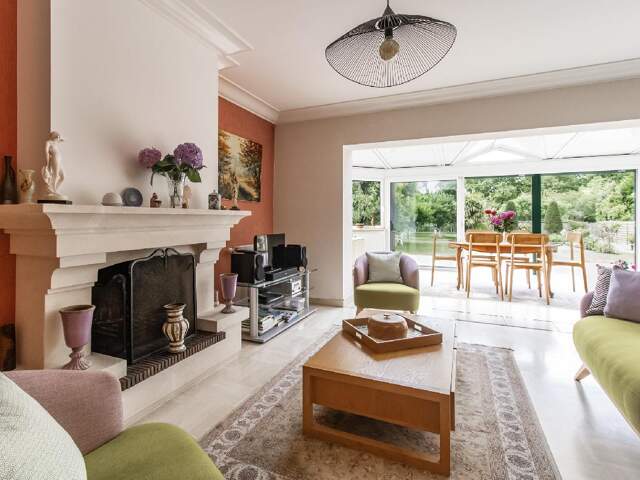 En parfait état et économique, Maison de 125 m² (potentiel de 150 m²) 4 chambres, bureau, sur terrain de 1923 m² magnifiquement arboré — photo du bien