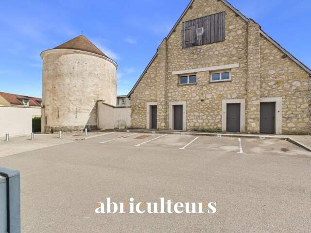 Survilliers : T2 48 m² rénové ancienne Grange Dîmière avec jardin et terrasse — Résidence de standing au calme — photo du bien