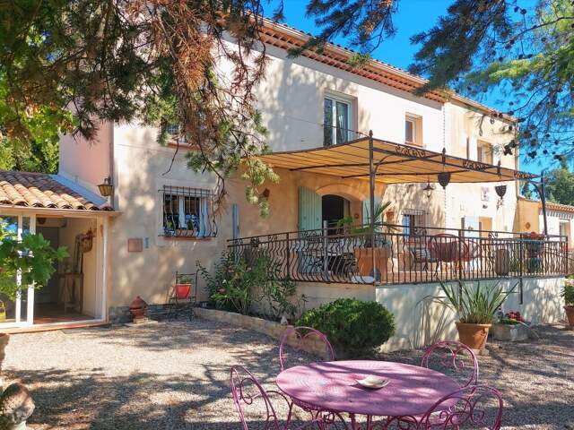 À VENDRE – Charmante maison avec piscine et vue dominante — photo du bien
