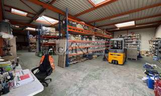 Local industriel  1649 m² à vendre à Pontoise (95000)