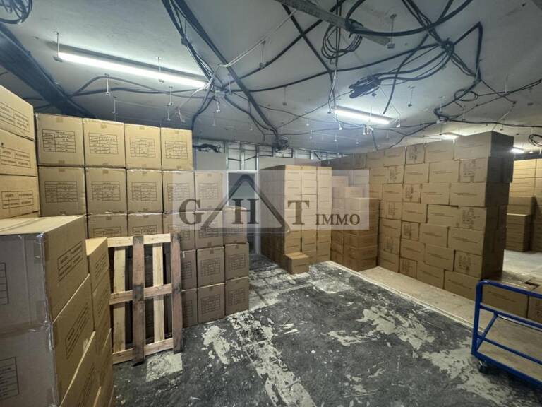 A louer 75m² de stockage — photo 1