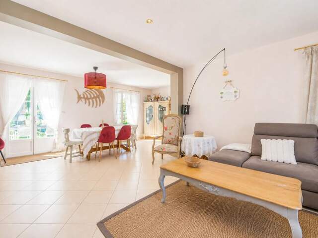 Maison de 7 pièces de 140 m² à Ronquerolles — photo du bien