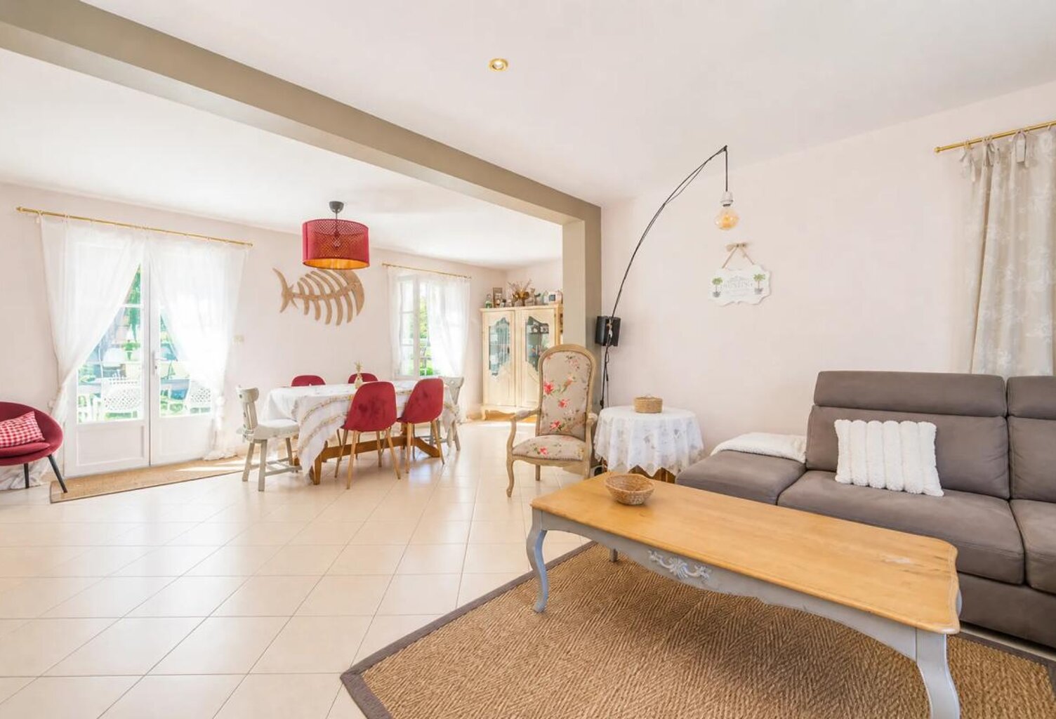 Maison de 7 pièces de 140 m² près de Chambly — photo 1