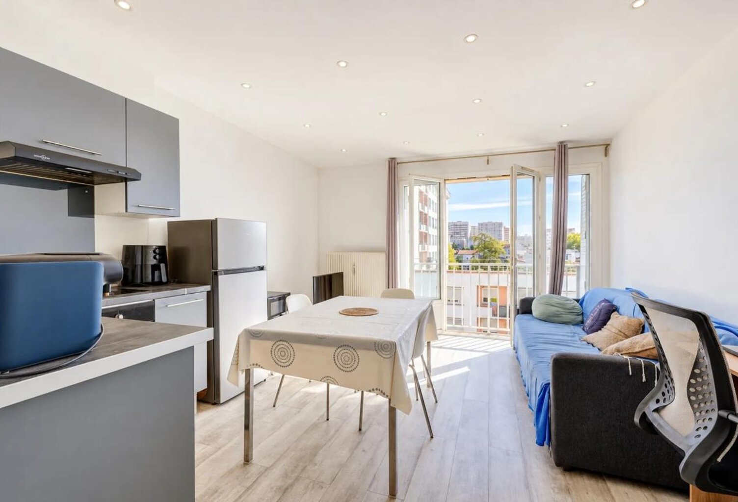 Villeurbanne 2 pièces de 34 m² traversant climatisé et meublé — photo 1
