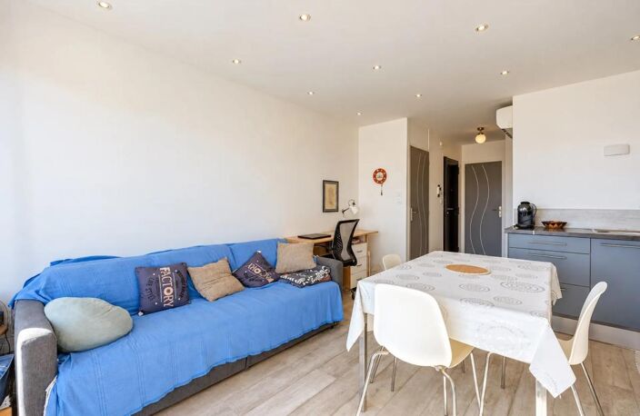 Villeurbanne 2 pièces de 34 m² traversant climatisé et meublé — photo 2