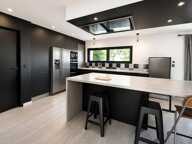 Maison contemporaine de 254 m² sur 6 000 m² de terrain — photo 3