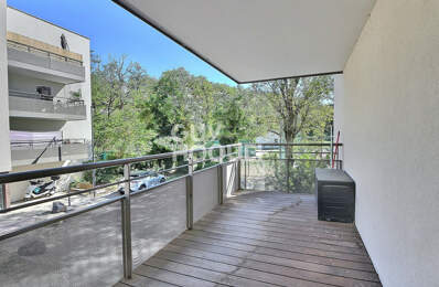 SAINT-FONS (69190) - Appartement T3 de 54 m²,  double exposition, avec balcon & garage — photo du bien