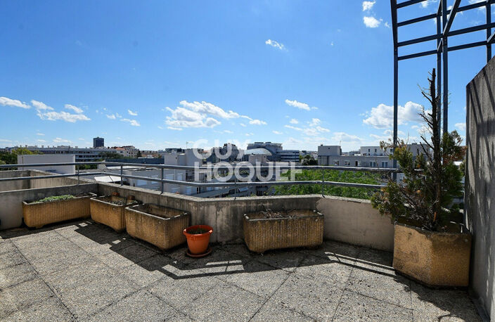 Sans Souci / Monplaisir - Dernier étage, appartement T6 de 155 m², Résidence Prestigieuse 'Les Jardins de l'Europe' Lyon 3ème (69003) — photo 2