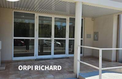 A LOUER APPARTEMENT T3 SIX FOURS AVEC GARAGE — photo du bien