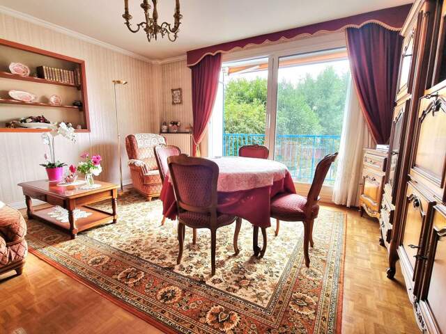 Appartement À Vendre — photo du bien