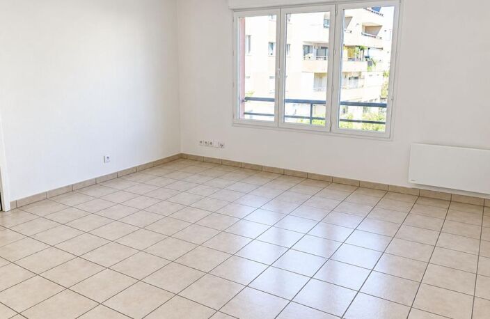 Appartement À Louer — photo 2