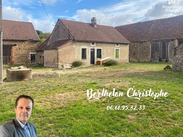 5km de Précy Sous Thil - Ensemble immobilier composée de 2 maisons et de 3 granges sur une terrain de 2800m² — photo du bien