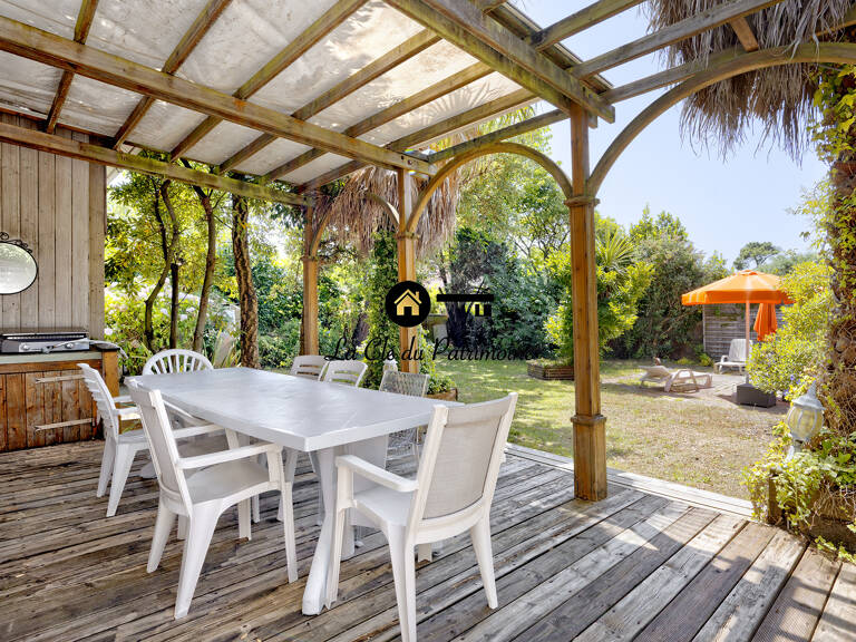 VILLA DE 308 m2 SUR TERRAIN DE 1000 m2 AVEC TERRASSE- JARDIN — photo 1