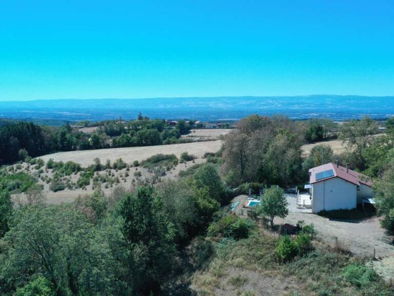 Superbe bâtisse de caractère avec piscine et grand terrain de 1,8 hectare — photo 1