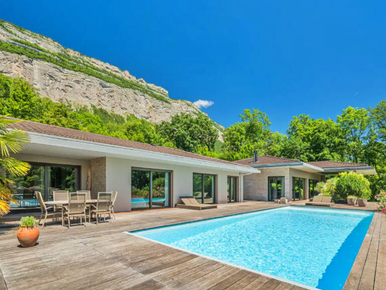 Meylan maison d'architecte contemporaine de plus de 300 m²  - Vue Belledonne & Piscine — photo 1