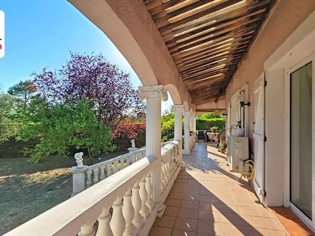 GRANDE VILLA AVEC 2 APPARTEMENTS INDEPENDANTS AU CALME ET SUR TERRAIN DE 2550 M2 — photo du bien