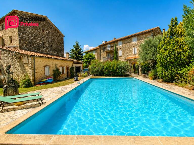ALES en périphérie à Saint-Hilaire-de-Brethmas   Superbe Appartement P4 de caractère dans un mas du XVIII siècle, avec patio privatif, piscine et parking — photo 1