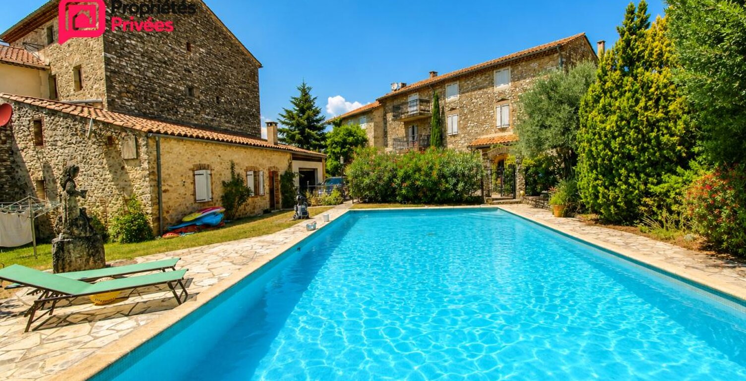 ALES en périphérie à Saint-Hilaire-de-Brethmas   Superbe Appartement P4 de caractère dans un mas du XVIII siècle, avec patio privatif, piscine et parking — photo 1